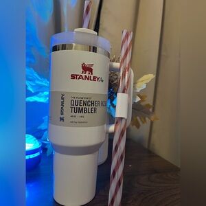 Stanley White‎ Quencher H2.0 Tumbler with Straws